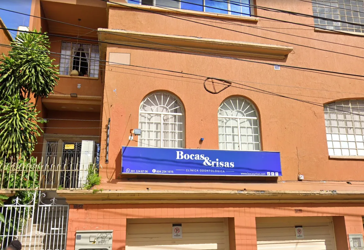 Fachada Clínica Bocas y Risas