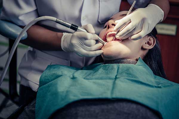 Paciente en evaluación para extracción dental.